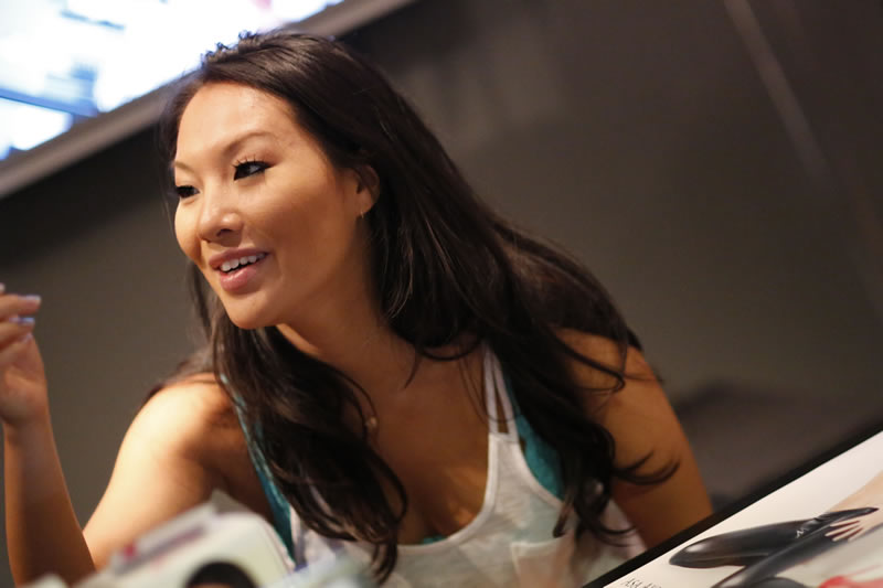 Asa Akira Star Signing Event